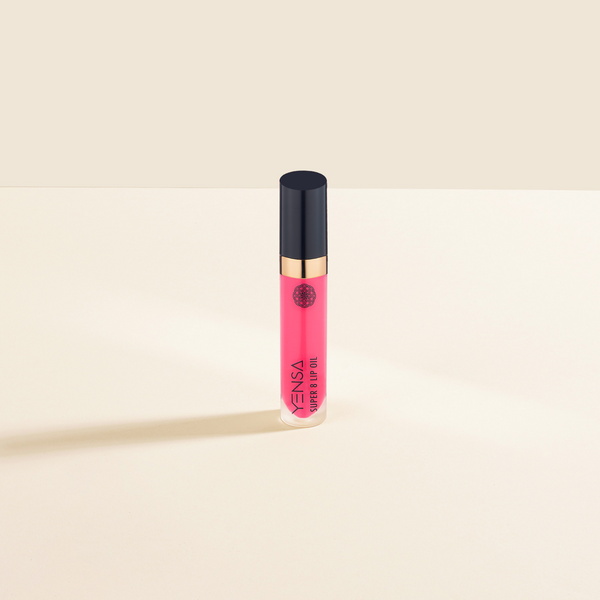 Super8_LipOil_Lifestyle_PinkSh